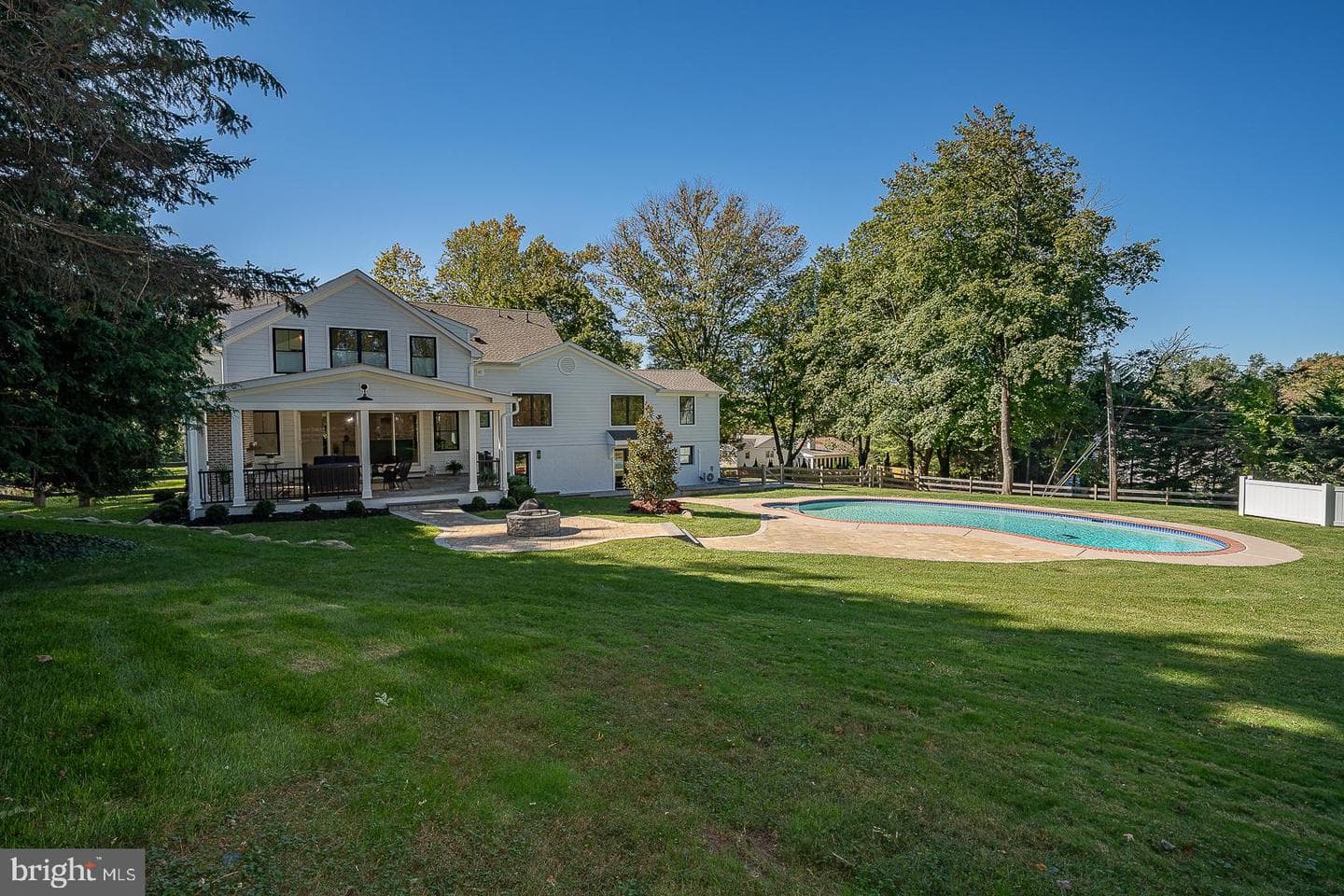 737 Berwood Road photo 43