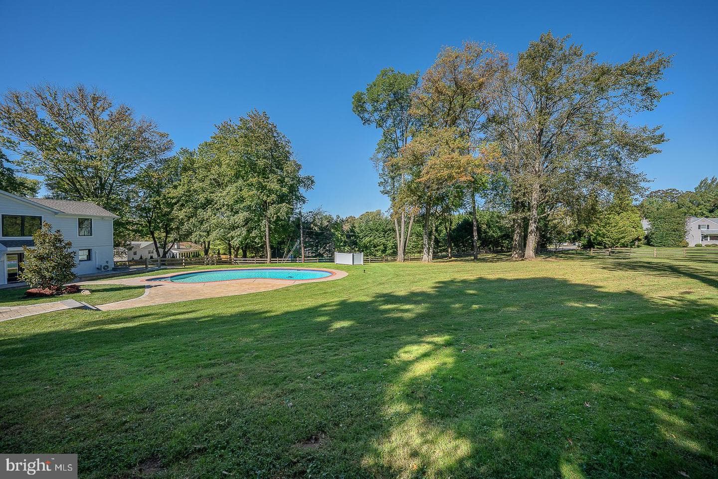 737 Berwood Road photo 44