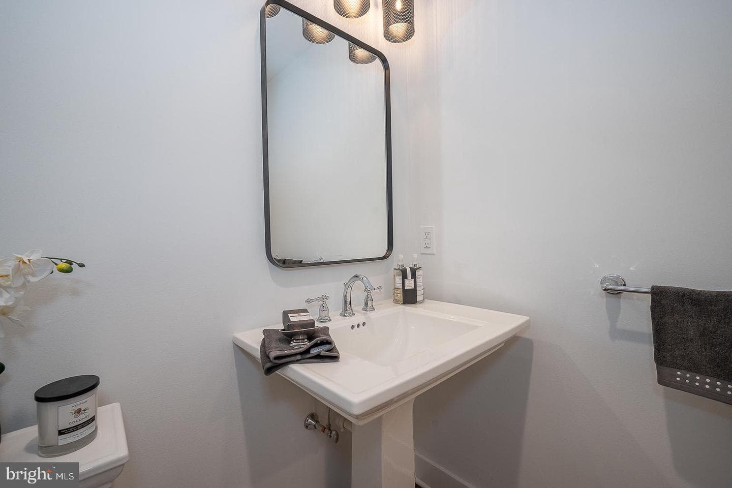 737 Berwood Road photo 50