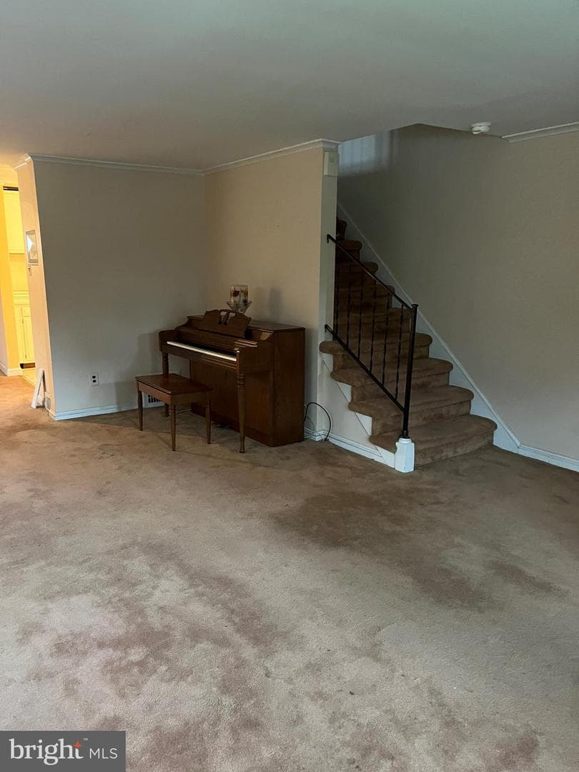 430 Vernon Street photo 9