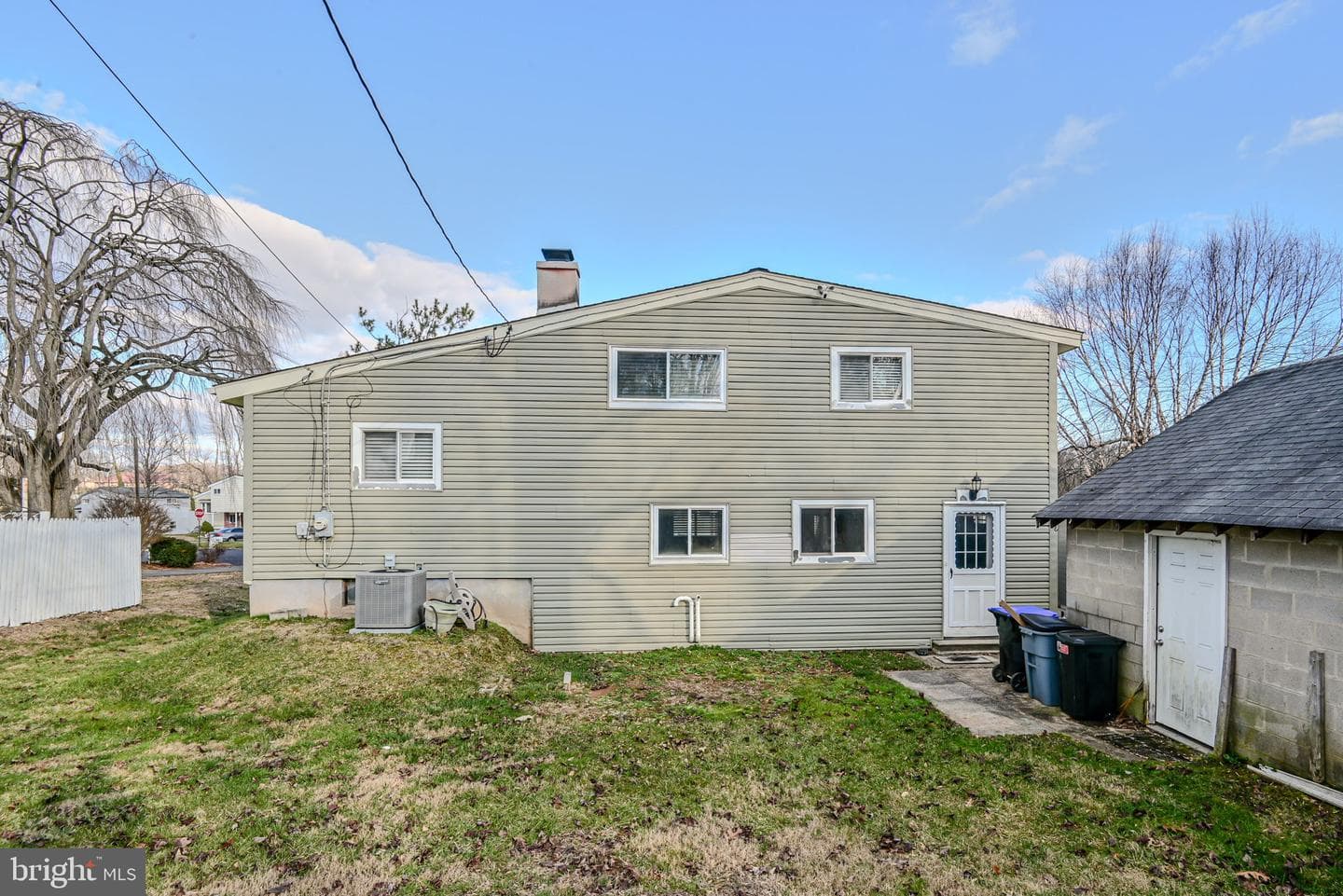 902 Flora Lane photo 15