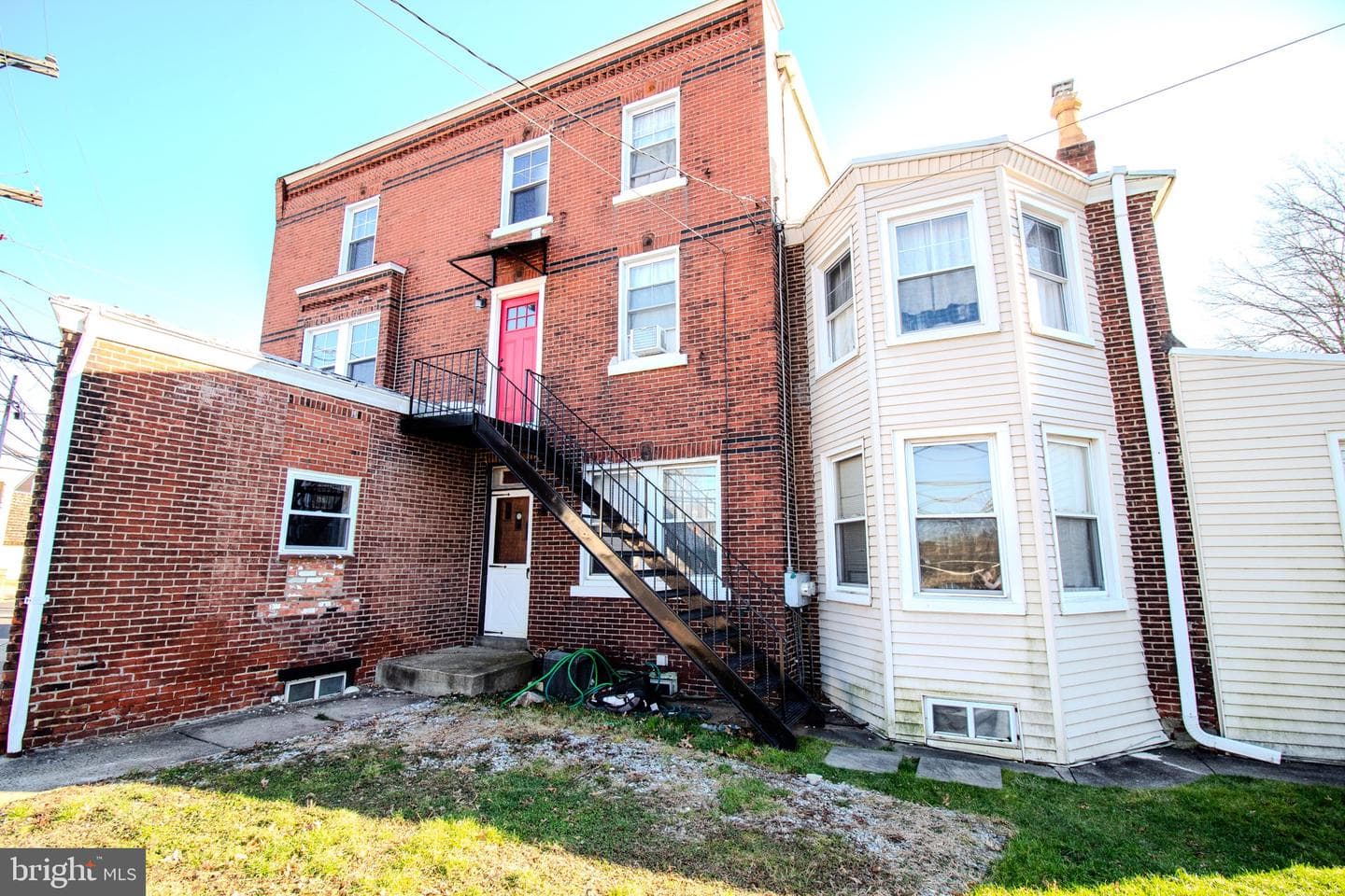 82 N Sycamore Avenue photo 2