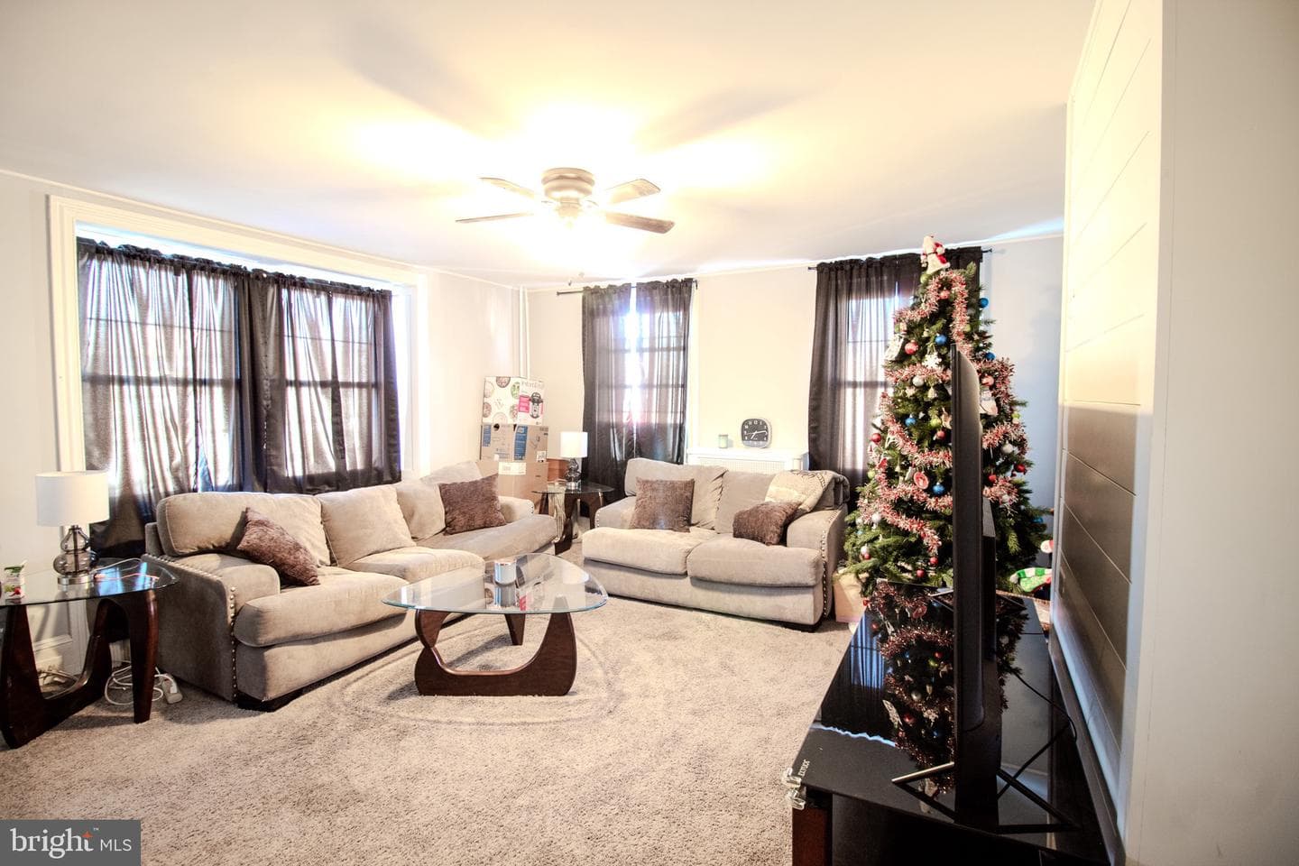 82 N Sycamore Avenue photo 3