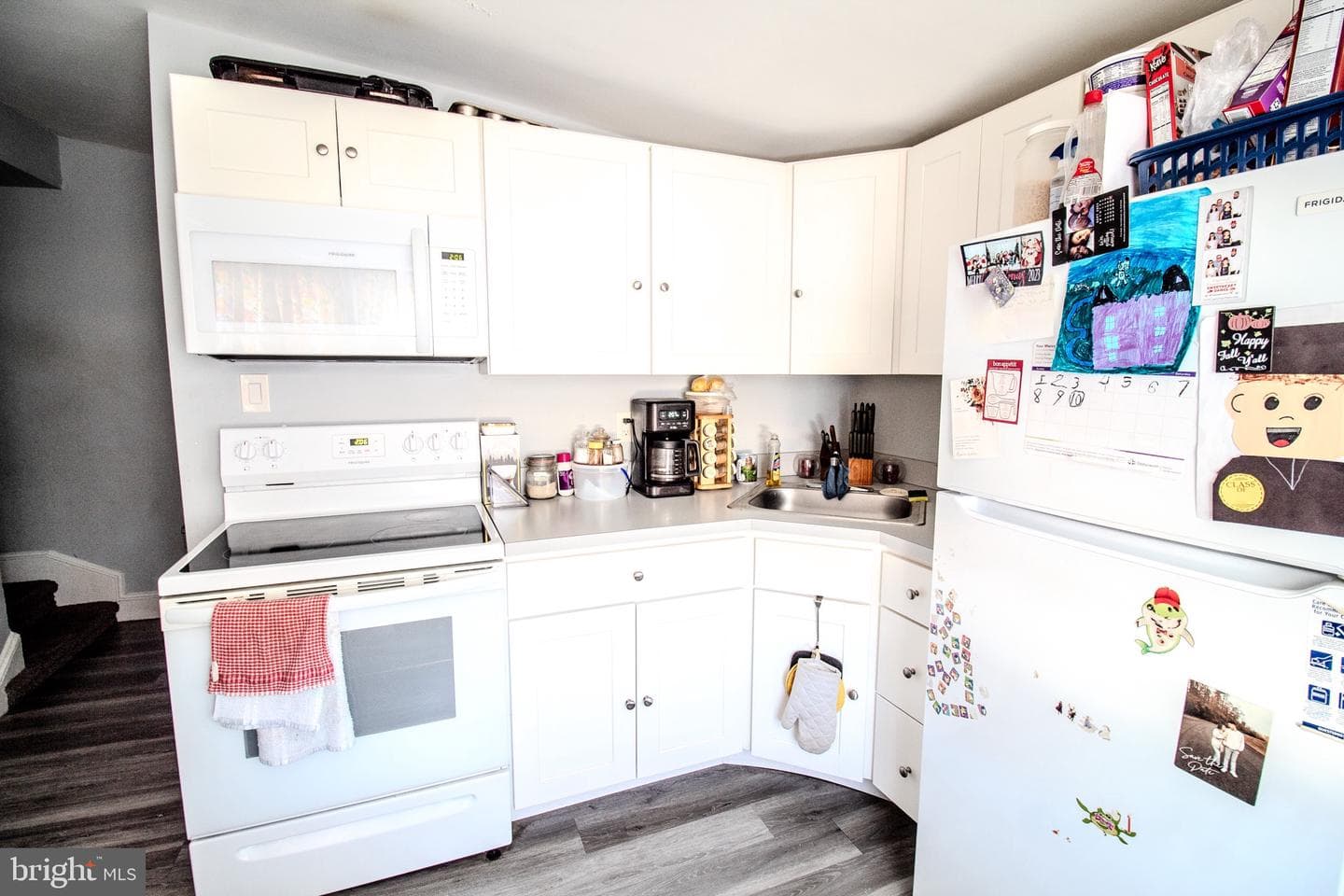 82 N Sycamore Avenue photo 6