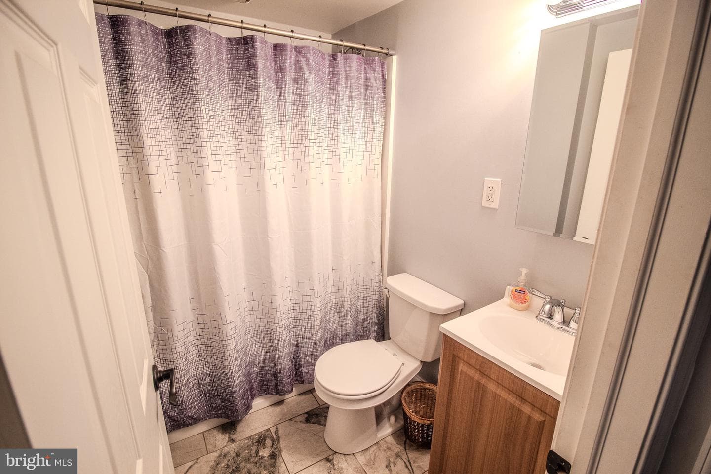82 N Sycamore Avenue photo 7