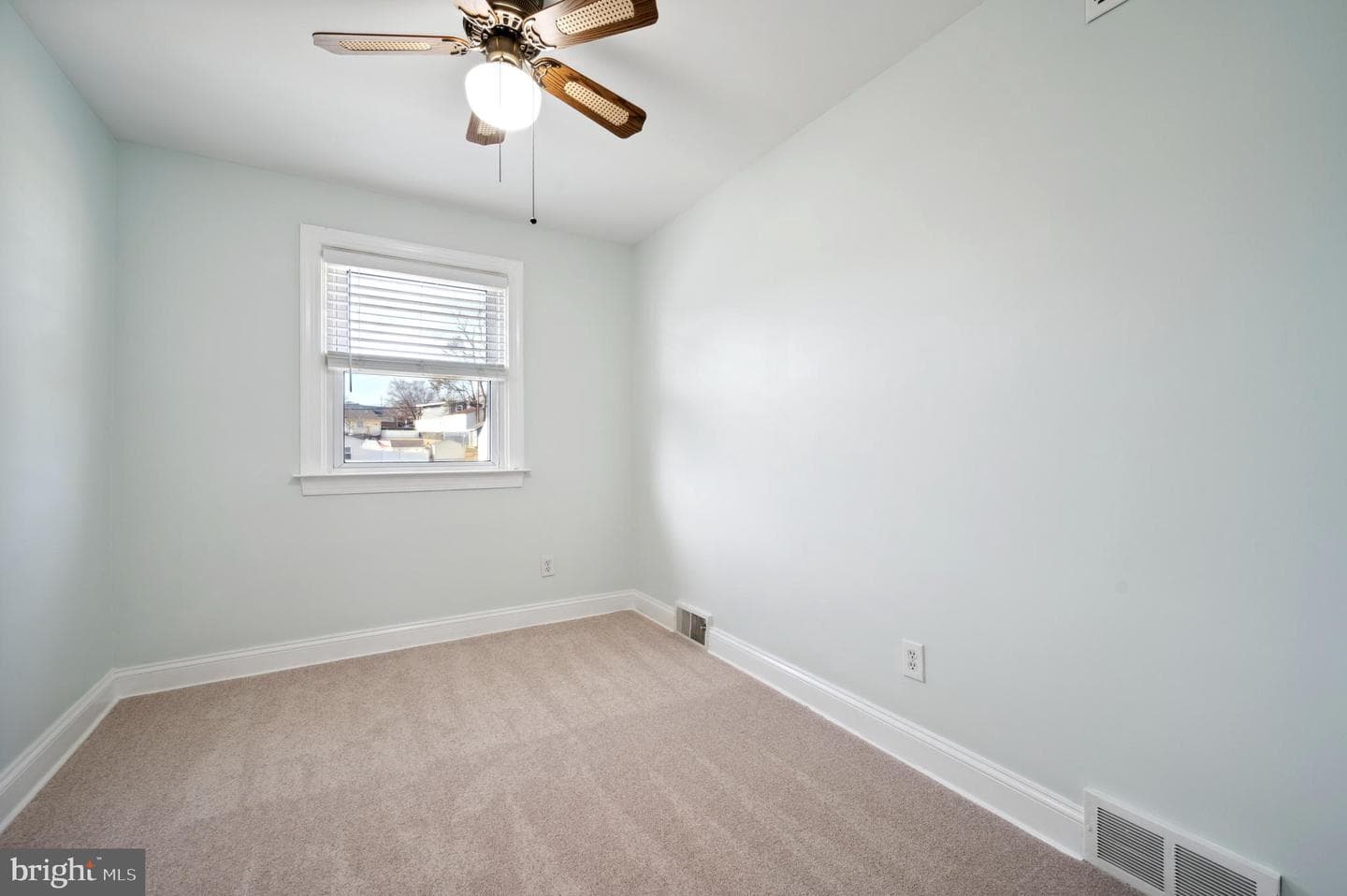 503 Warren Boulevard photo 14