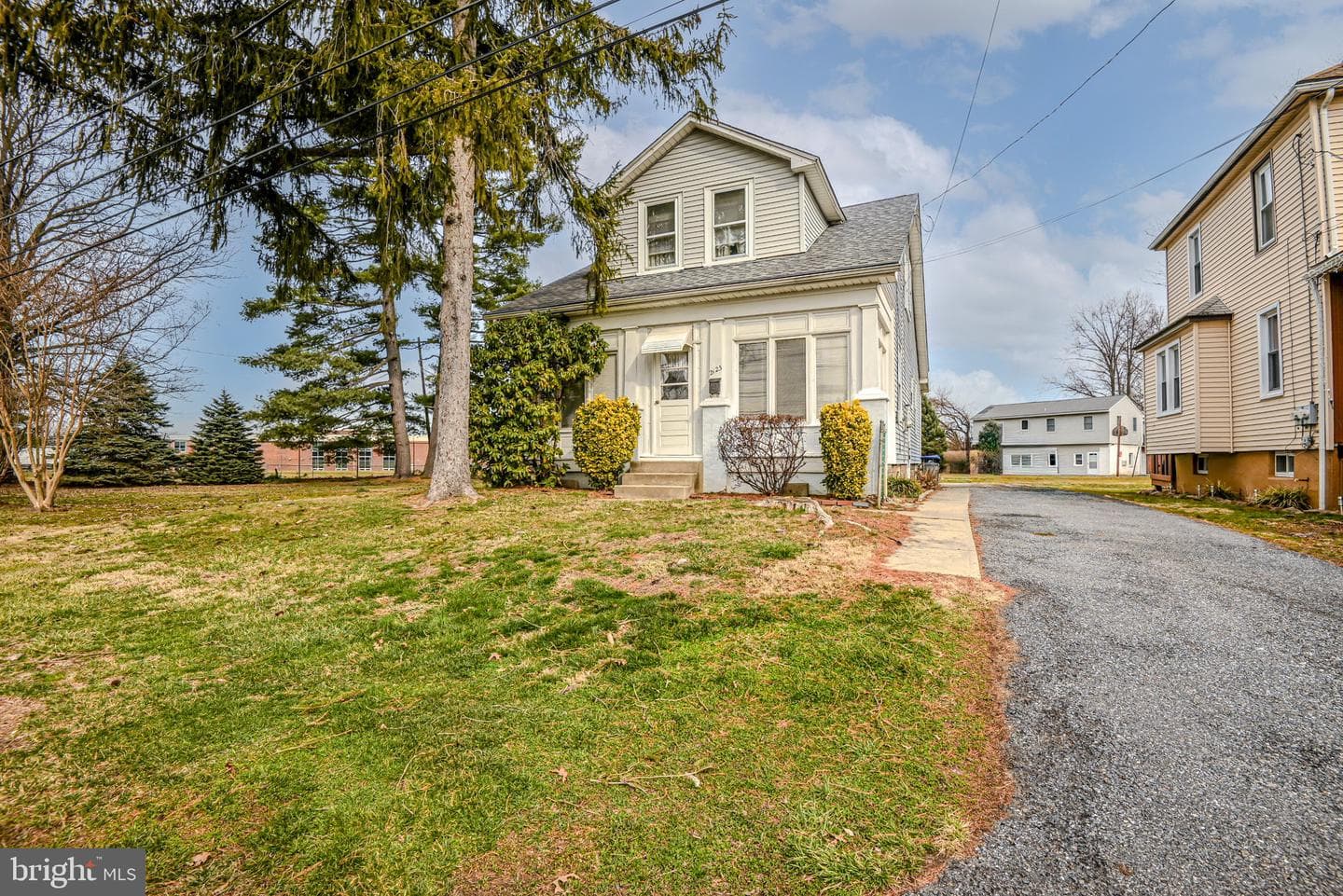 2123 Norton Avenue photo 1