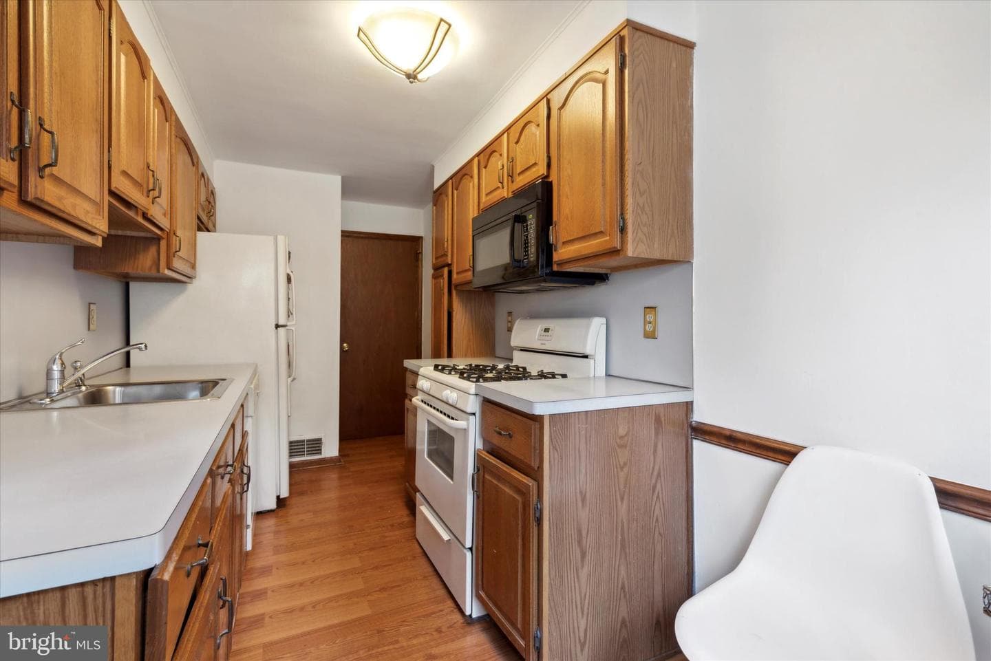 544 N Sycamore Avenue photo 6