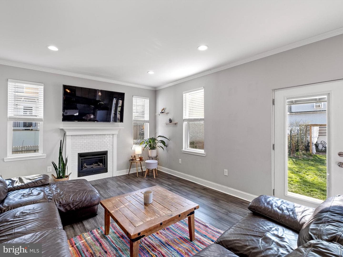 110 W Hinckley Avenue photo 11