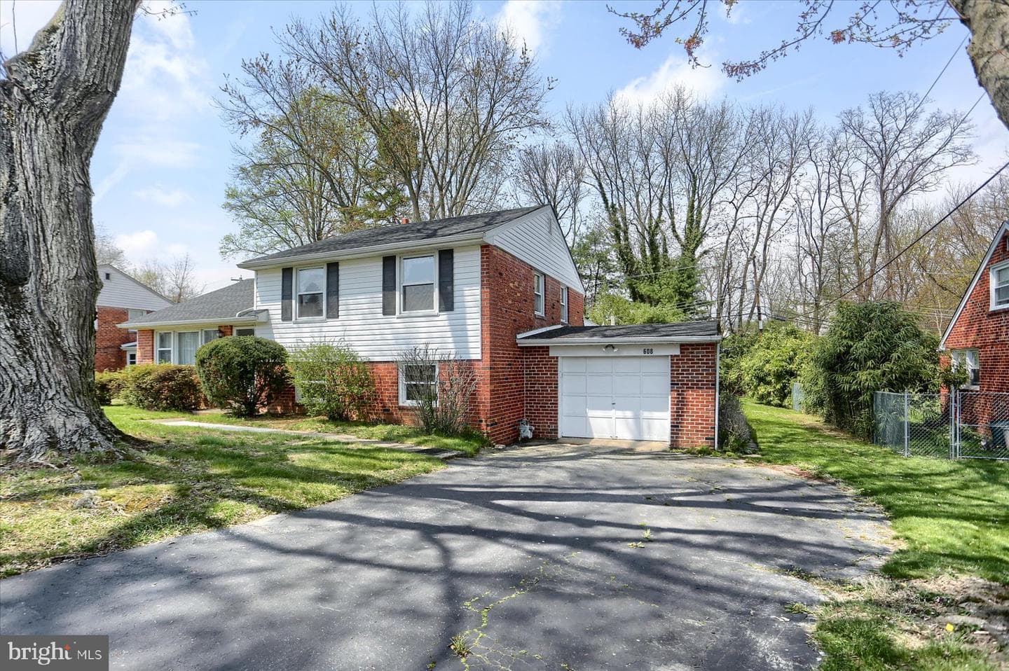 608 Marshall Road photo 2