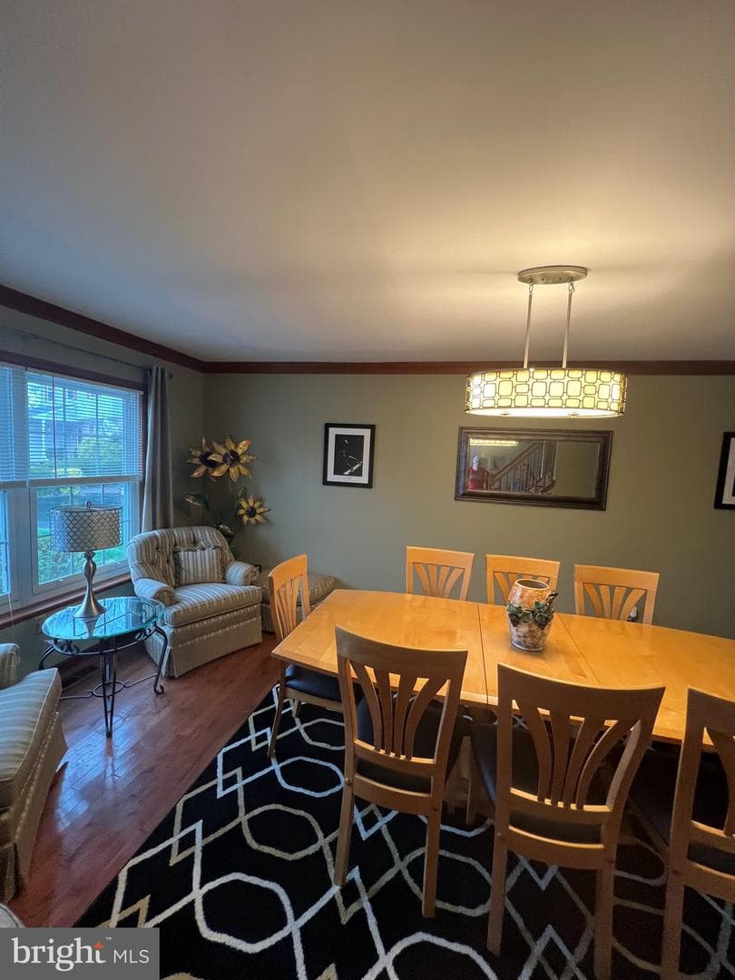 4023 Washington Drive photo 5