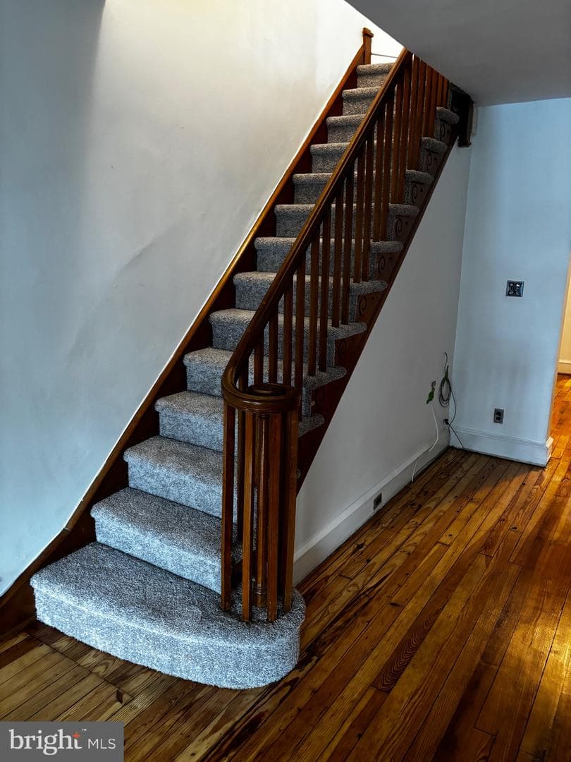 2416 W 4th Street photo 9