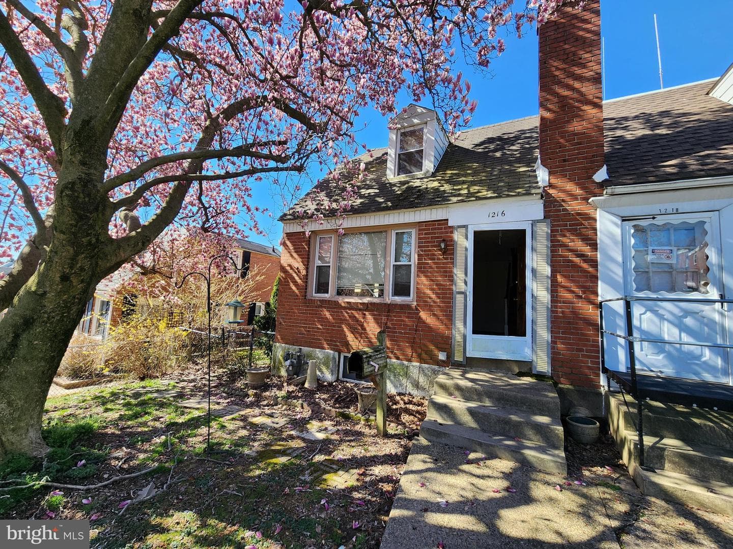 1216 Bryan Street photo 3