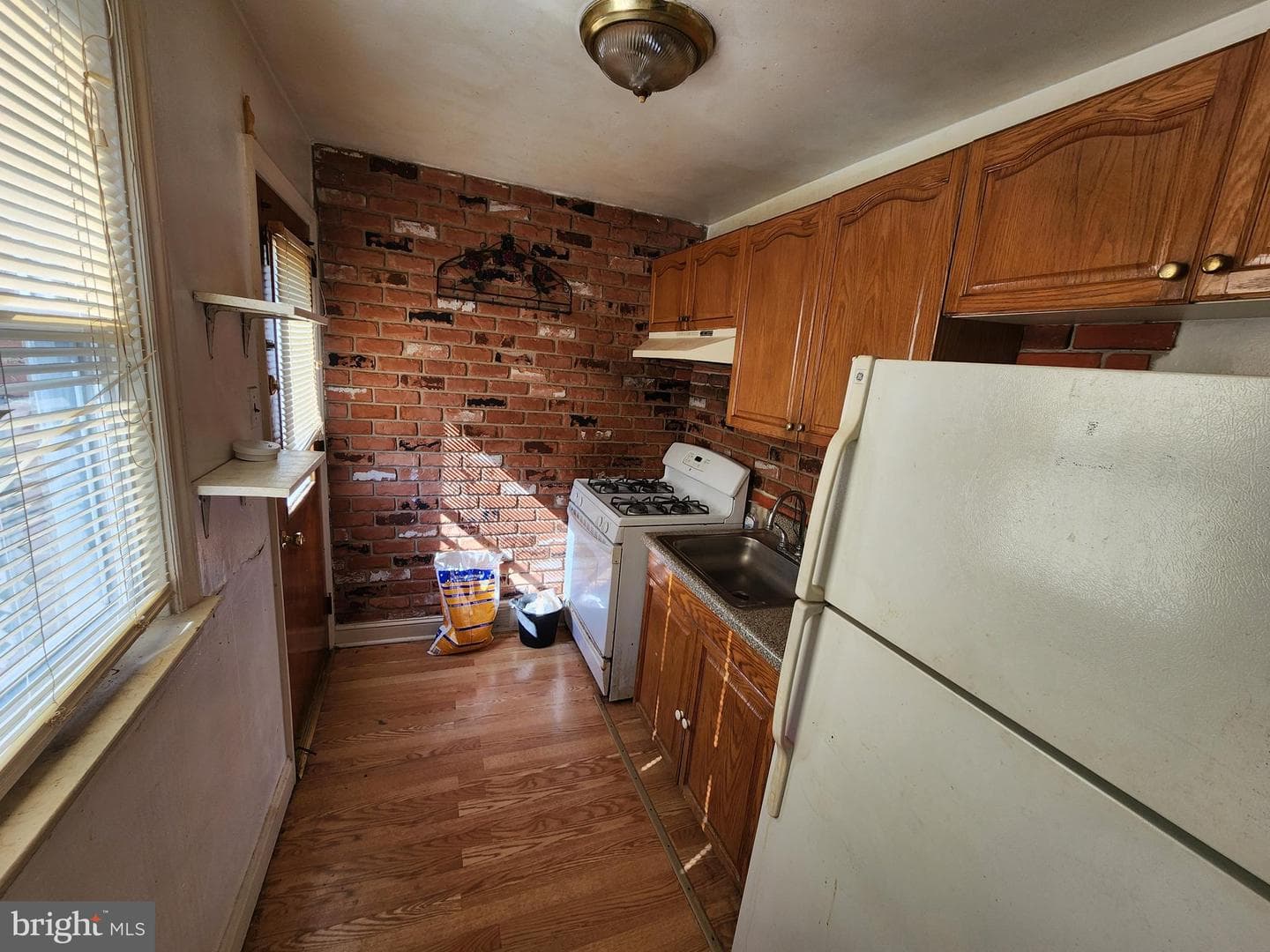 1216 Bryan Street photo 6