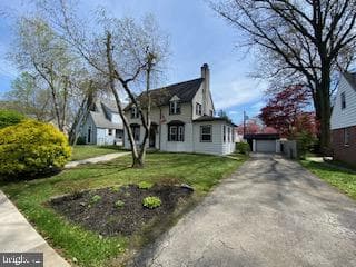 2320 Franklin Avenue photo 1