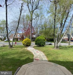 2320 Franklin Avenue photo 3