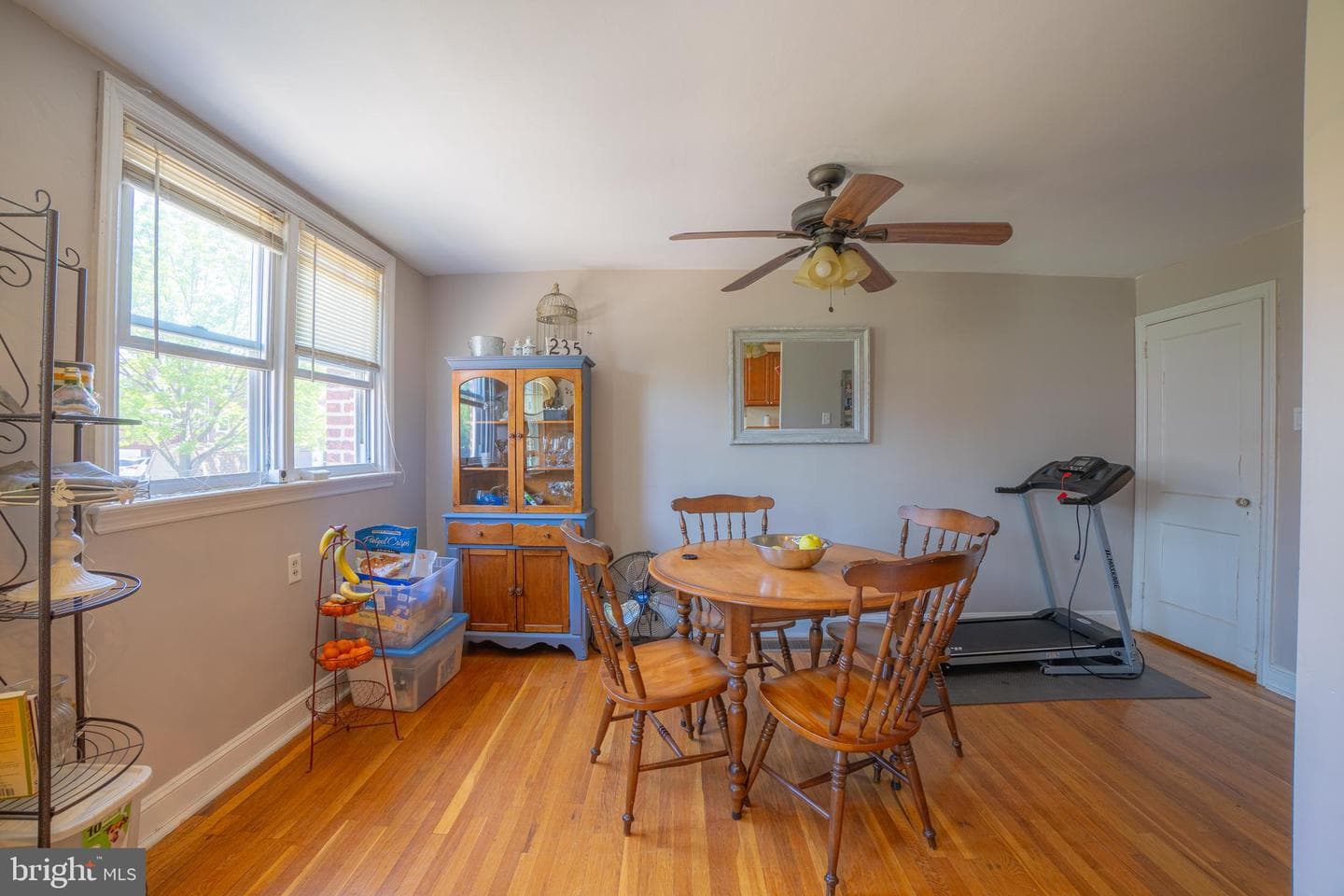235 Gramercy Drive photo 6