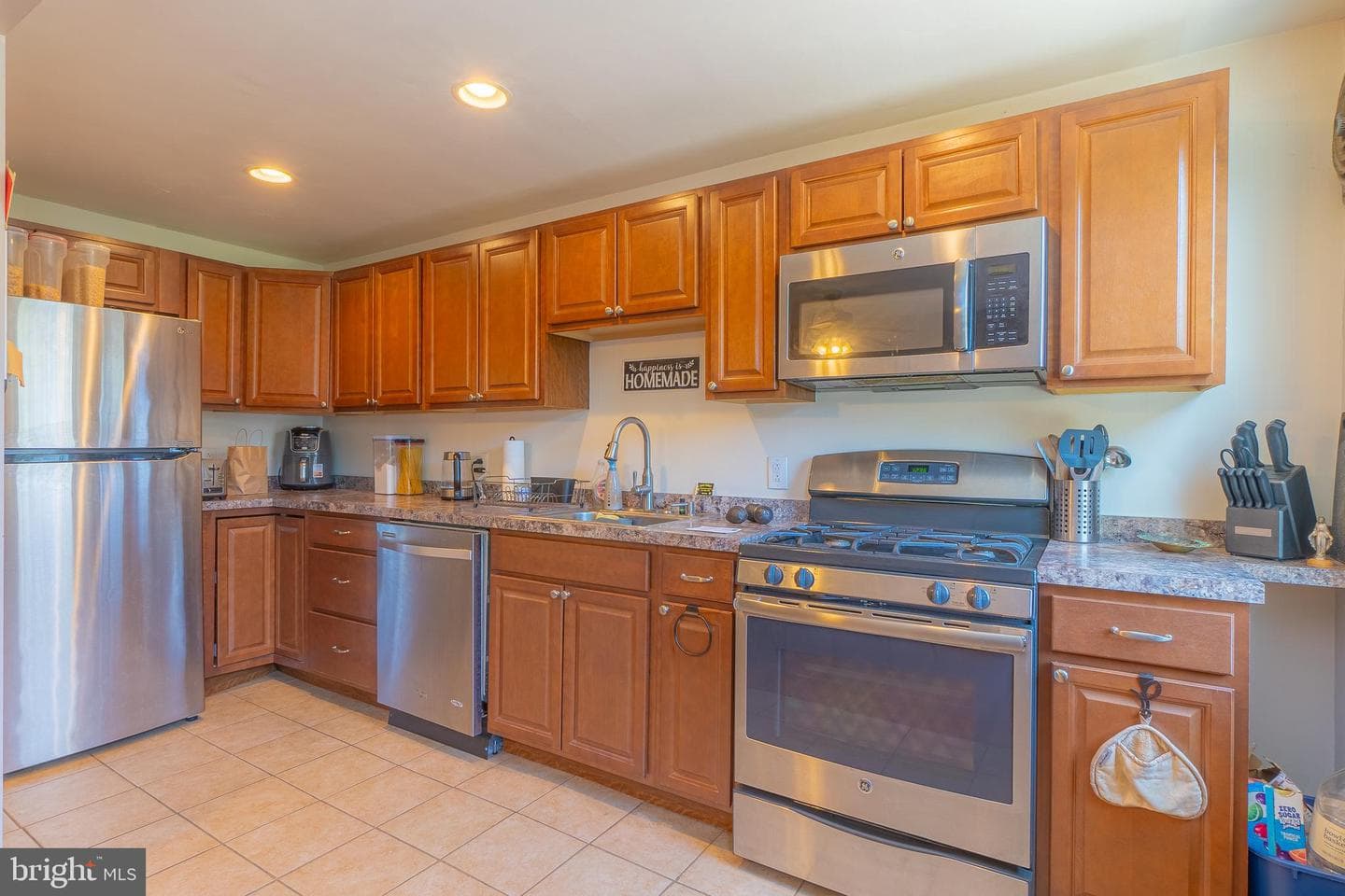 235 Gramercy Drive photo 7