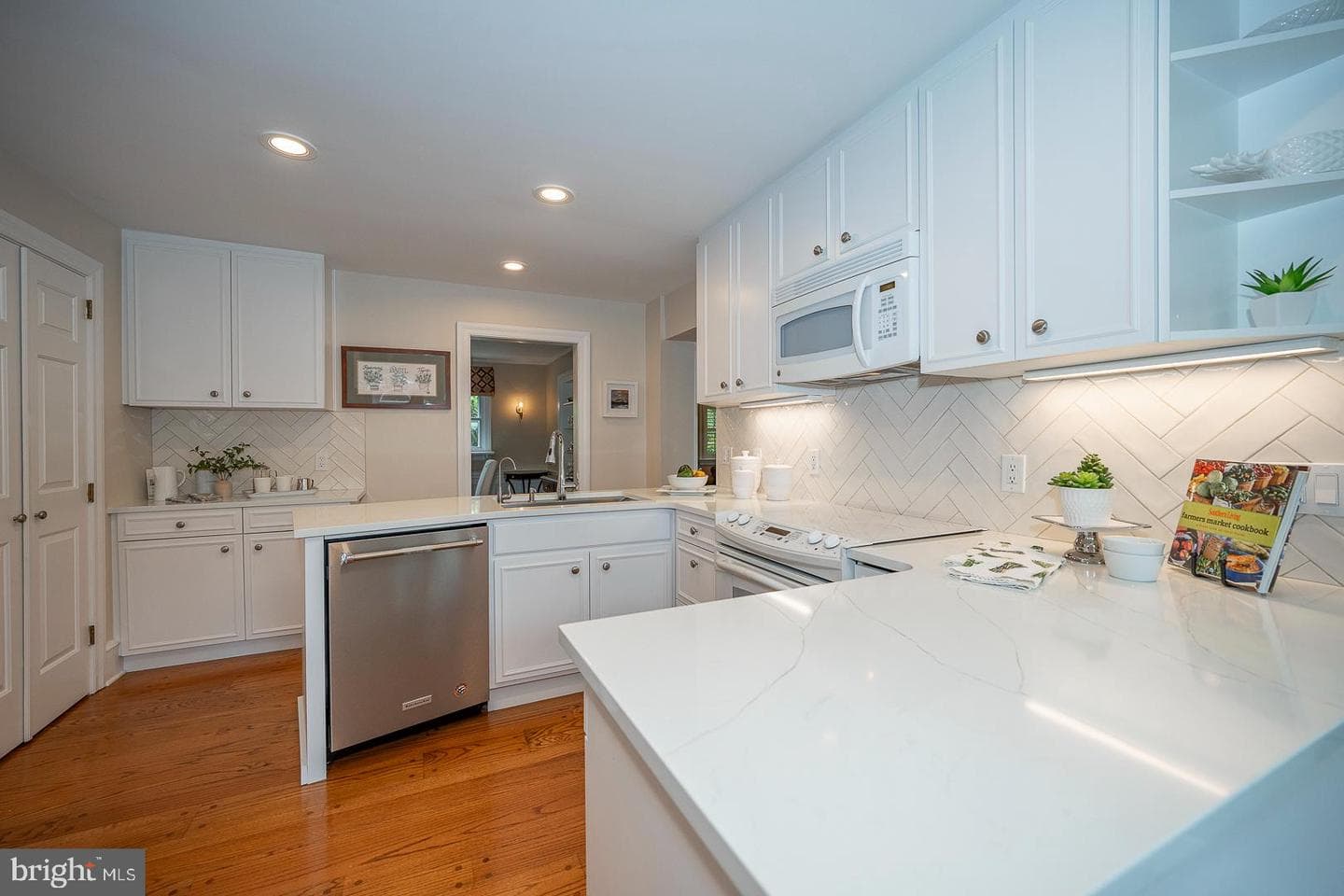 202 Midland Avenue photo 14