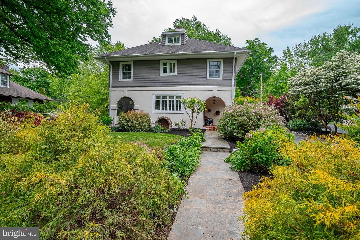 202 Midland Avenue photo 2