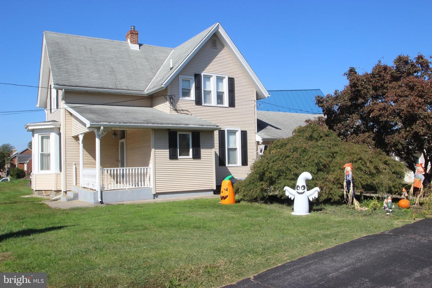 2245 Chichester Avenue photo 2