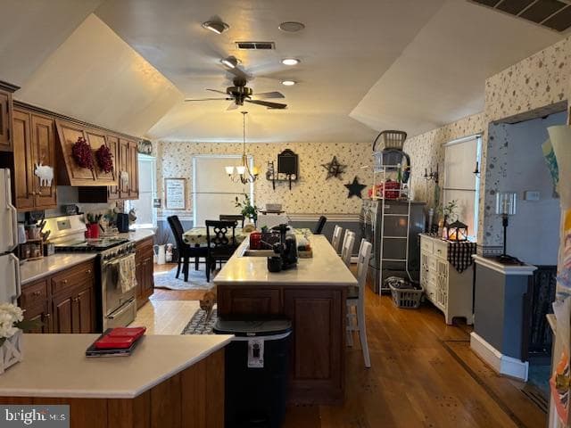 2245 Chichester Avenue photo 4