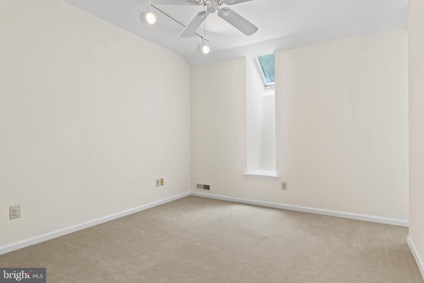 440 Wooded Way photo 25