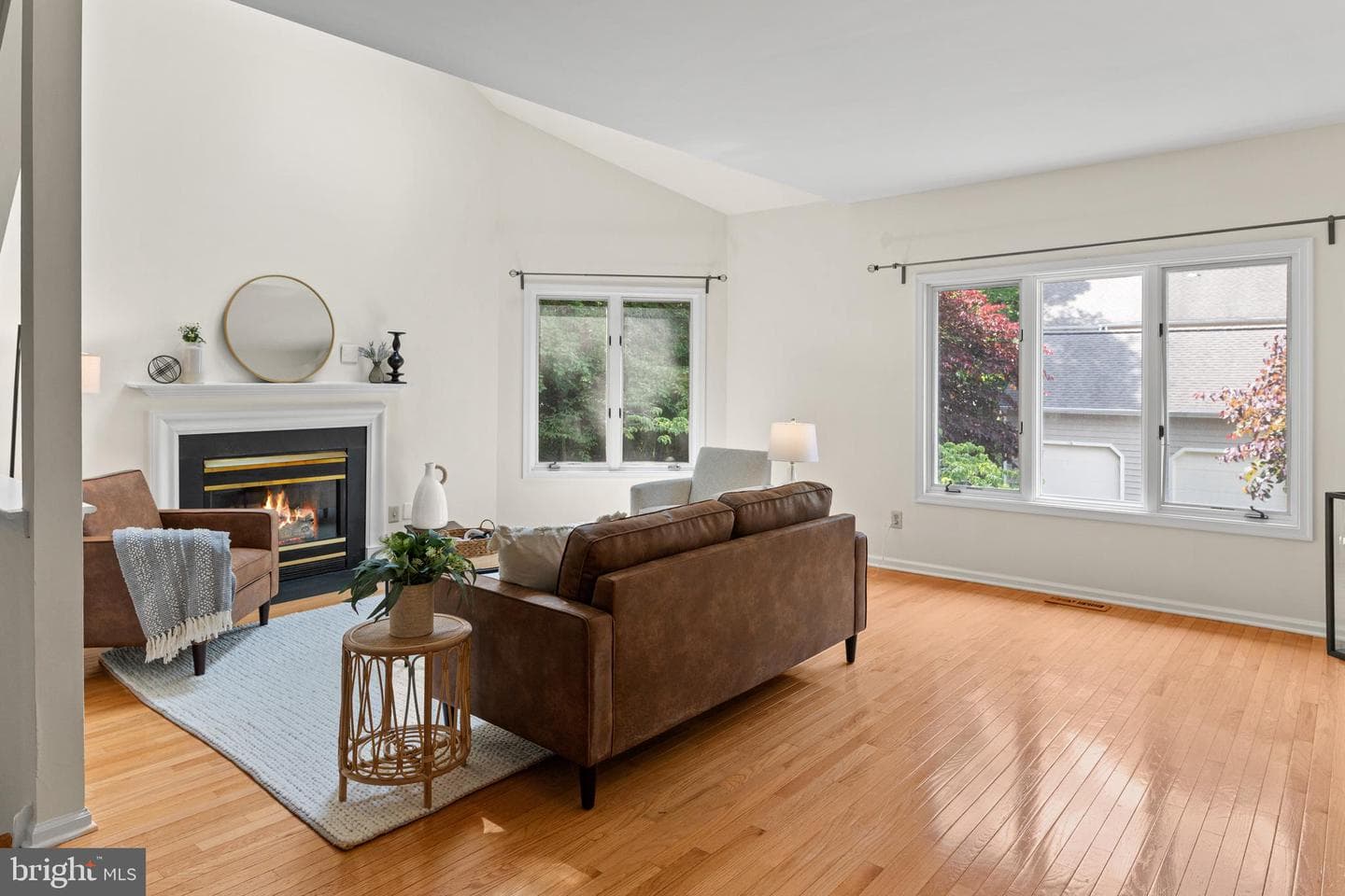 440 Wooded Way photo 3