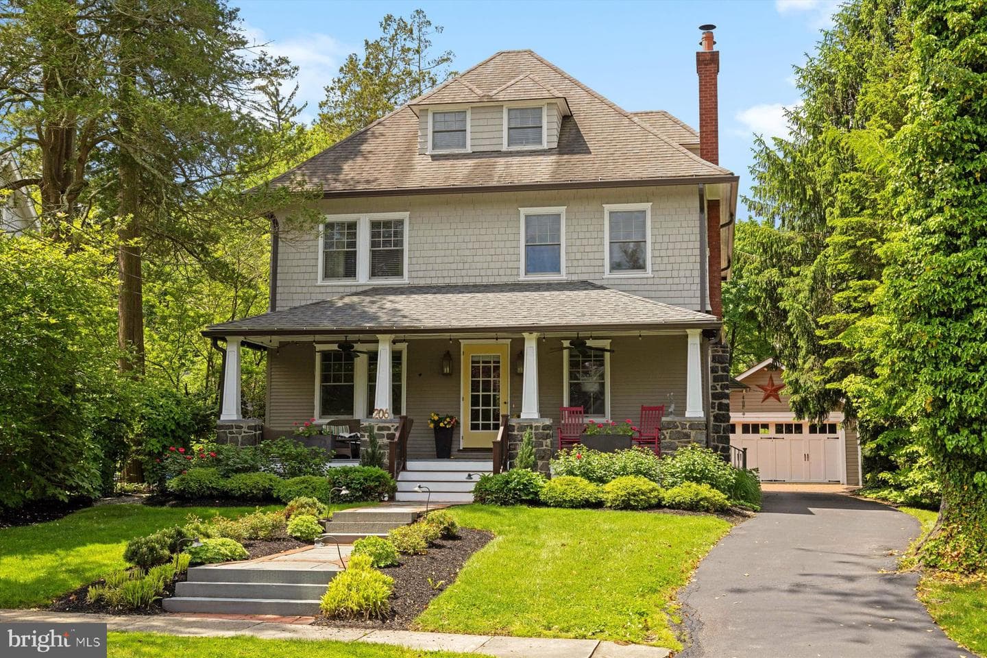 206 Lansdowne Avenue