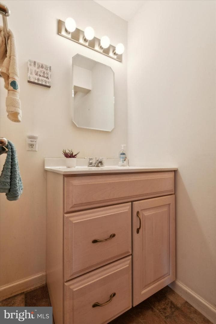 1003 Richmond Road photo 7