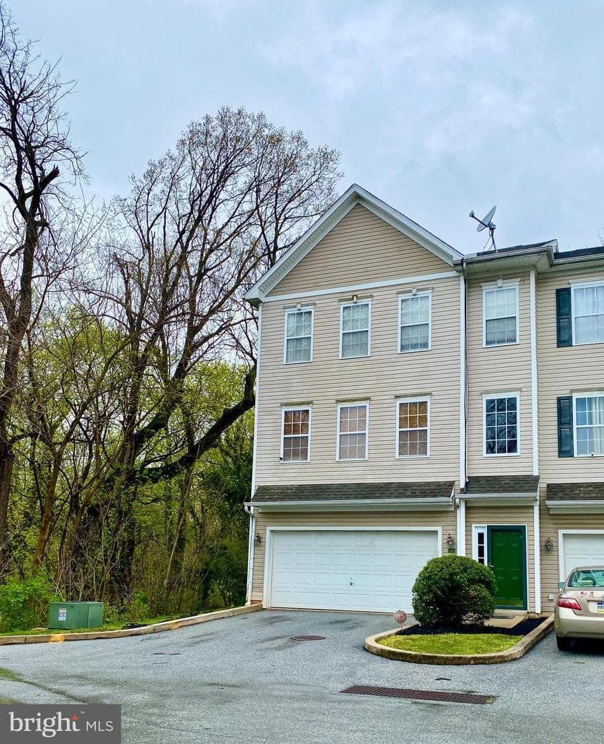 19 Hillview Circle photo 2