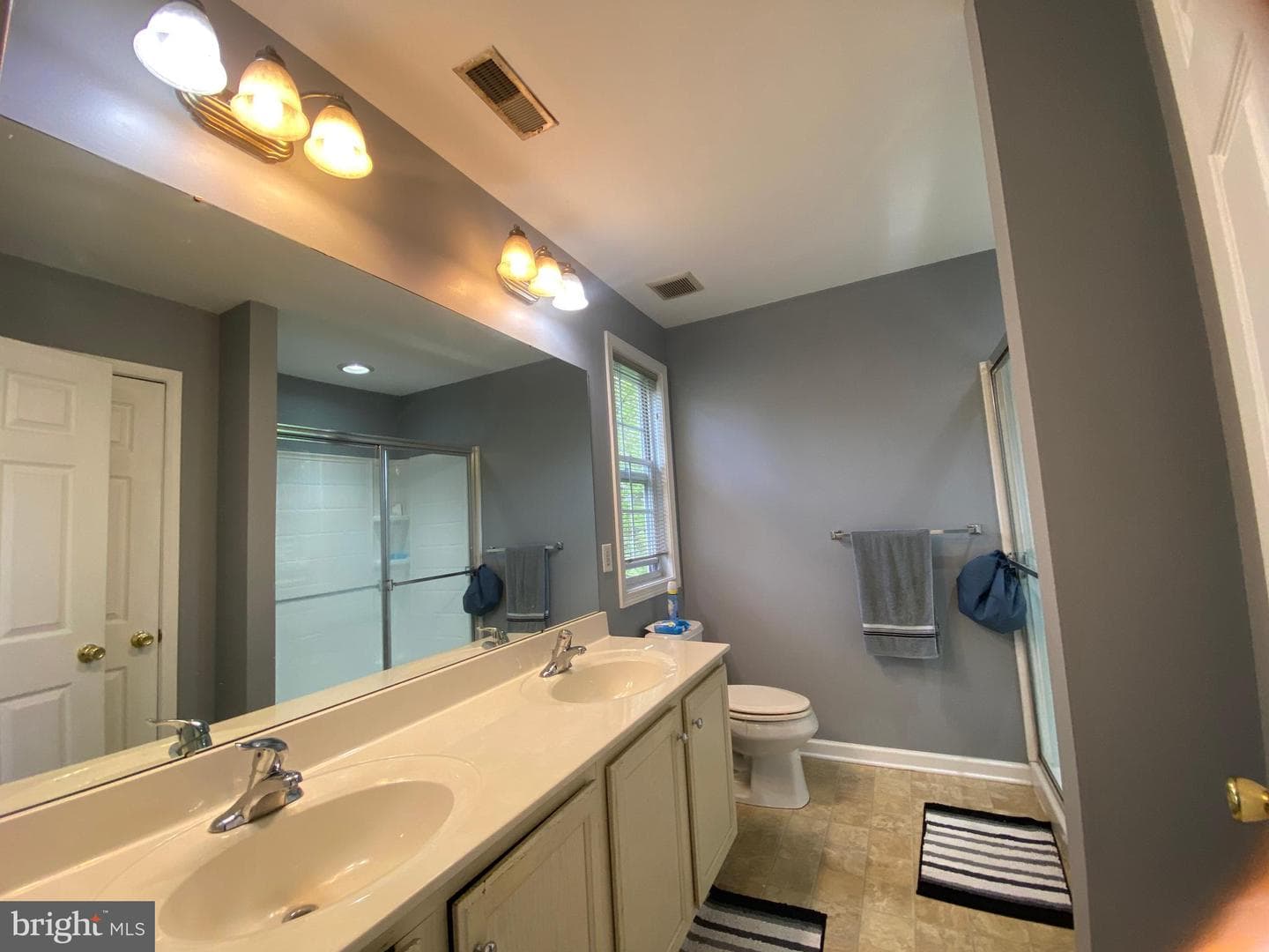 19 Hillview Circle photo 23