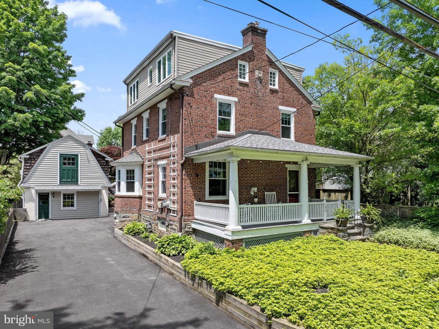 106 S Roberts Road