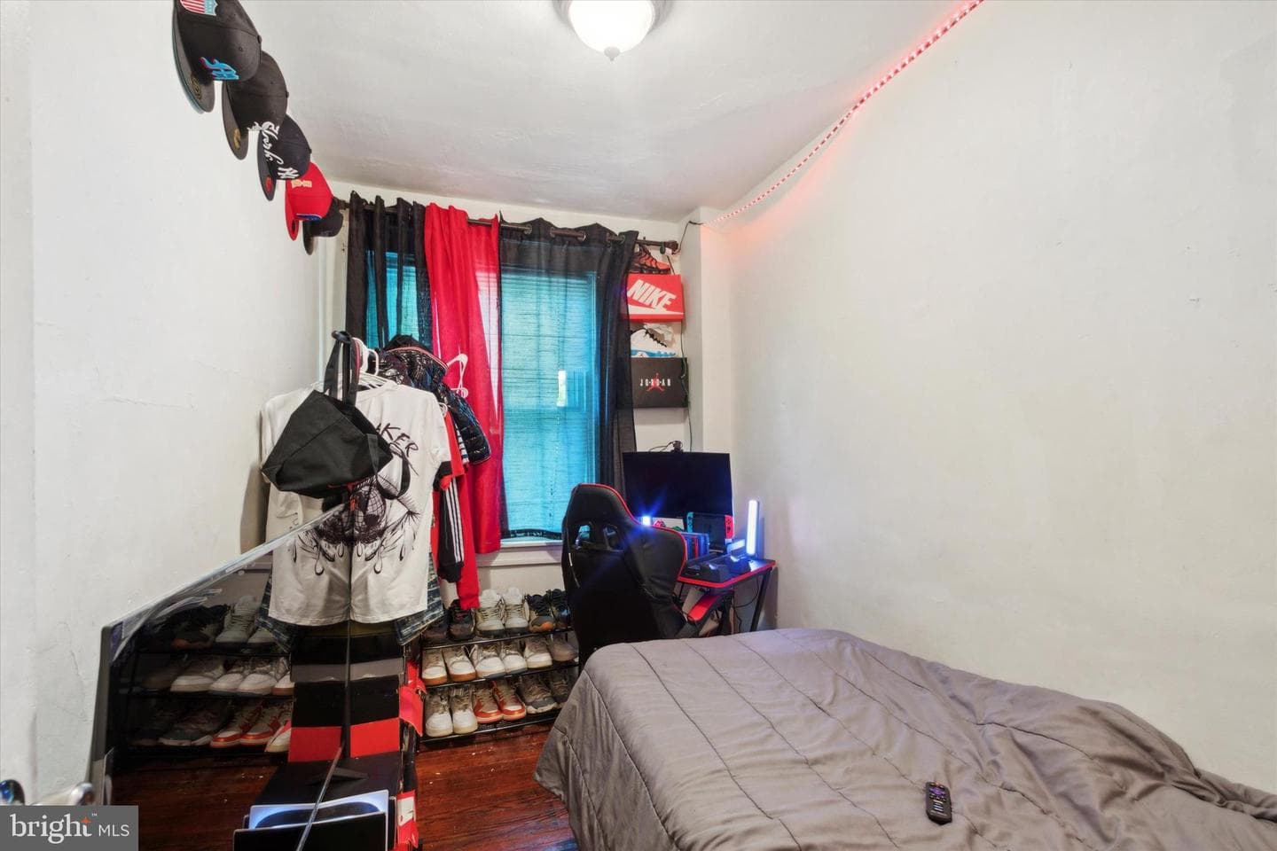 334 W 15th Street photo 9