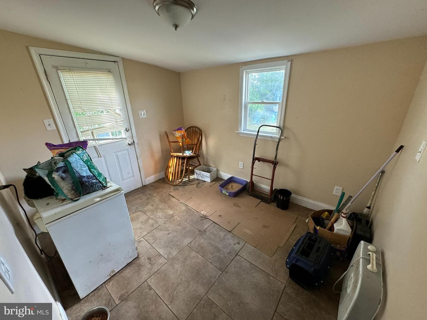 1541 Yates Avenue photo 12