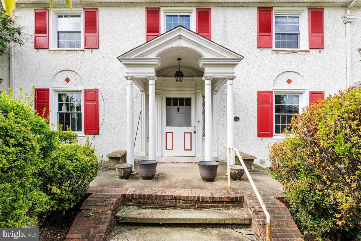 14 N Swarthmore Avenue photo 4