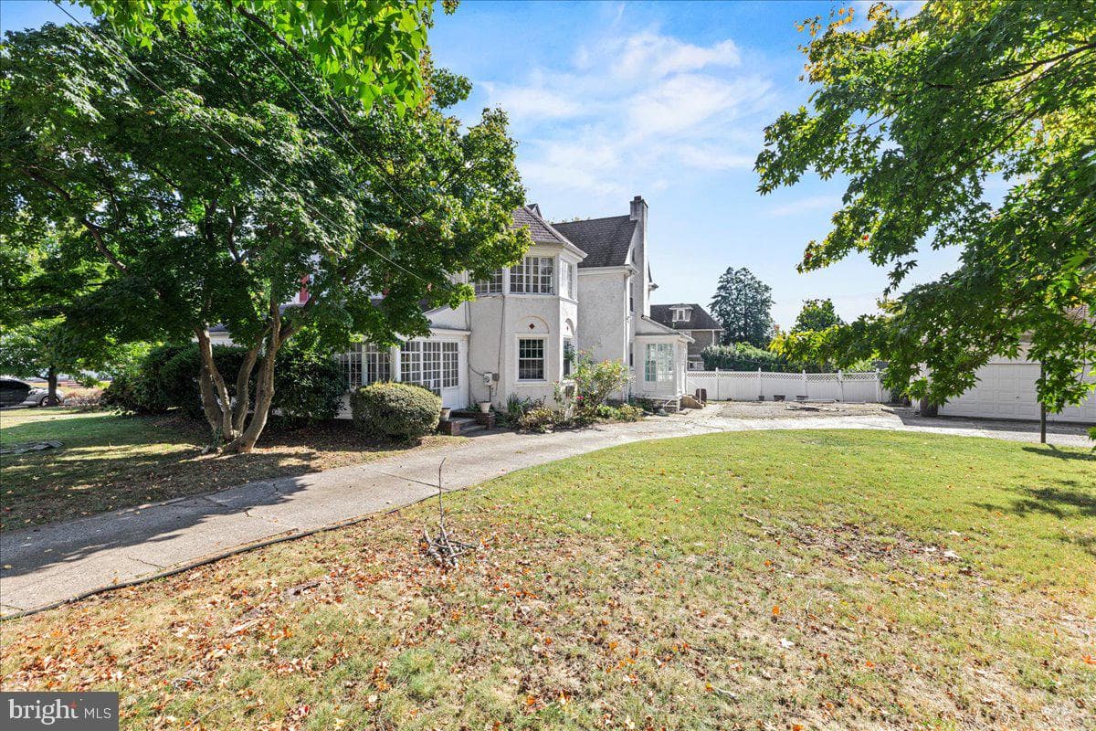 14 N Swarthmore Avenue photo 43