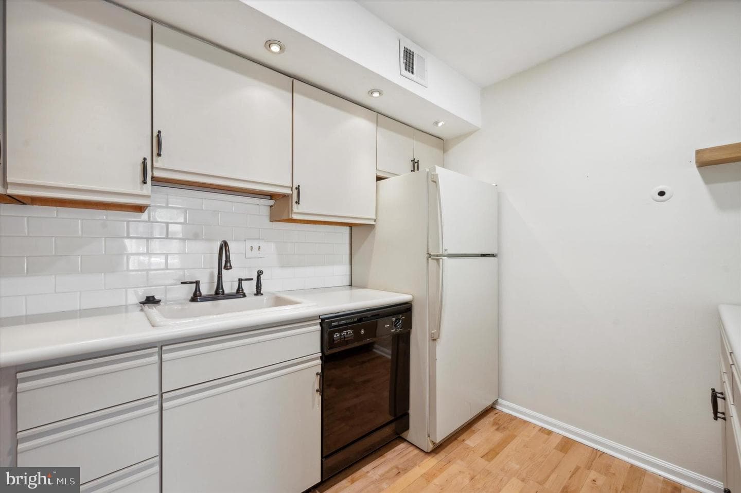 2509 Red Oak Circle #2509-A photo 15