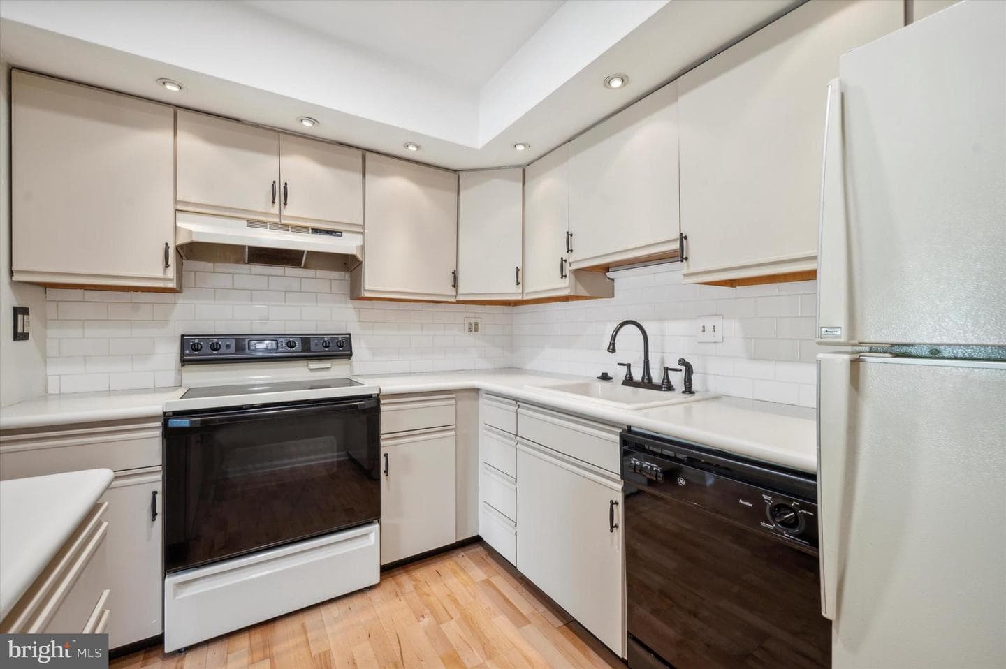 2509 Red Oak Circle #2509-A photo 18