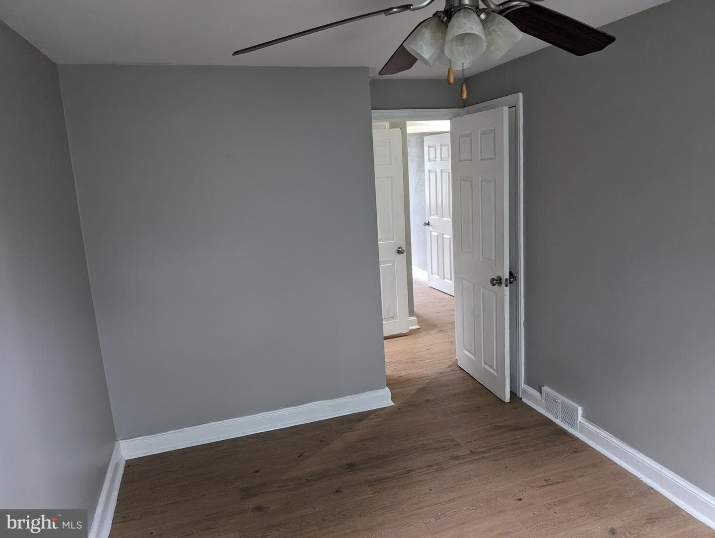 1042 S Lynbrook Road photo 10