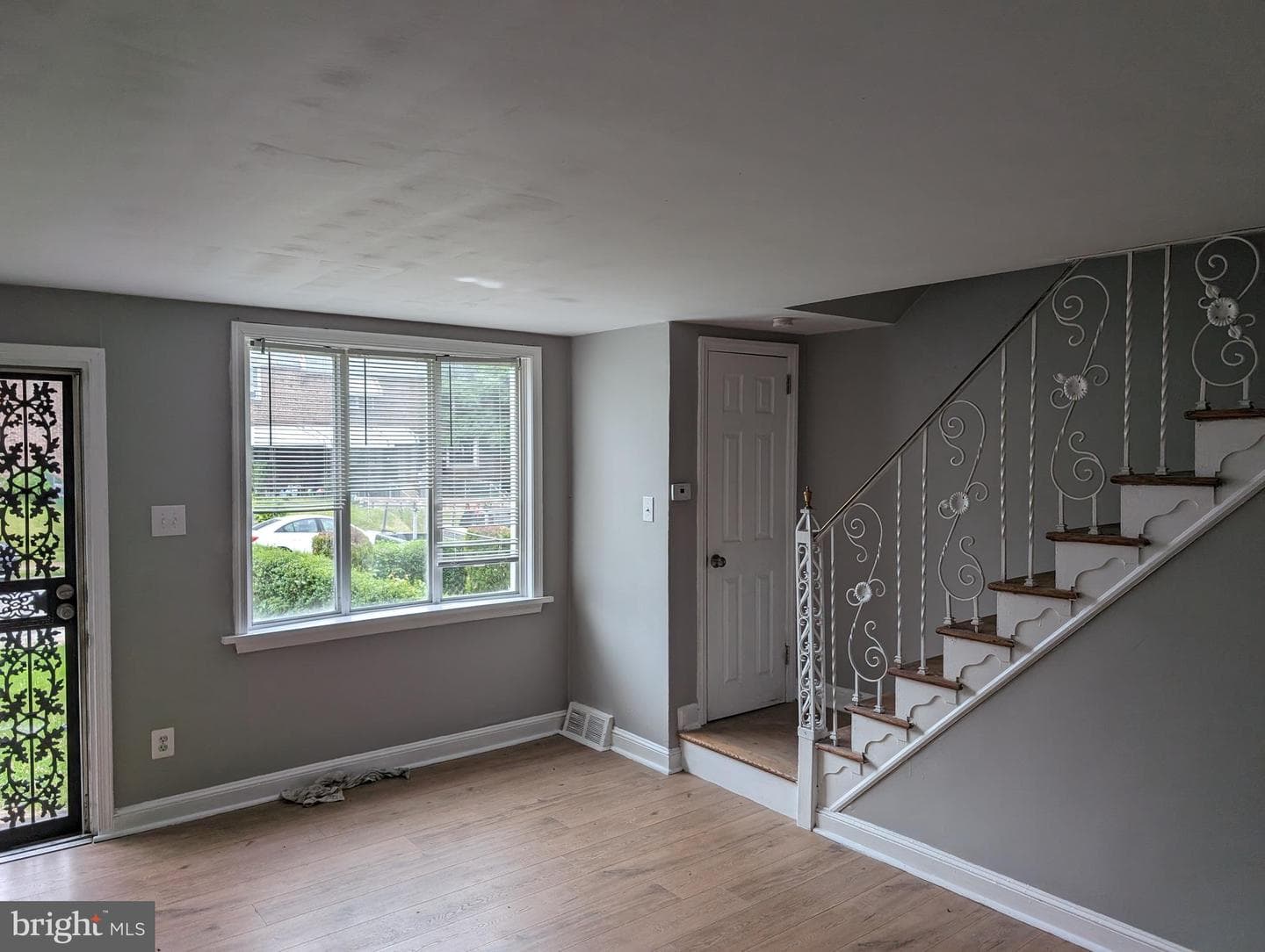 1042 S Lynbrook Road photo 3