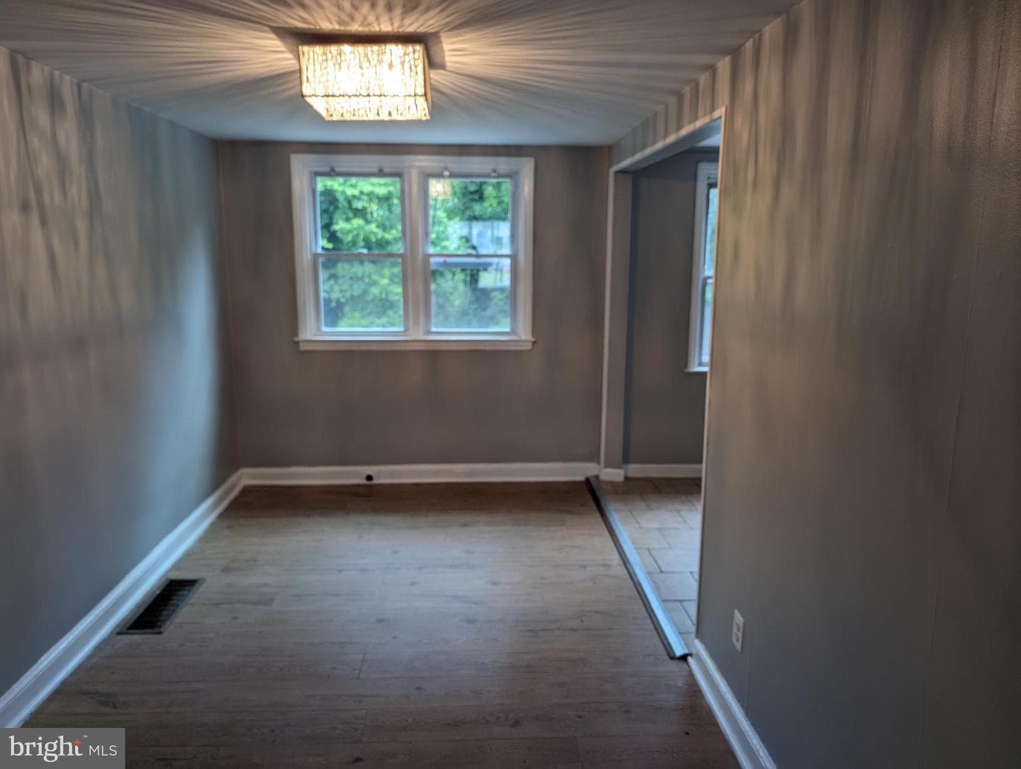1042 S Lynbrook Road photo 4