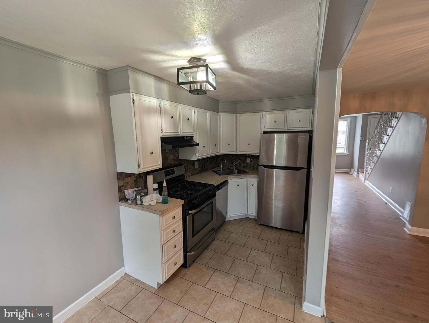 1042 S Lynbrook Road photo 5