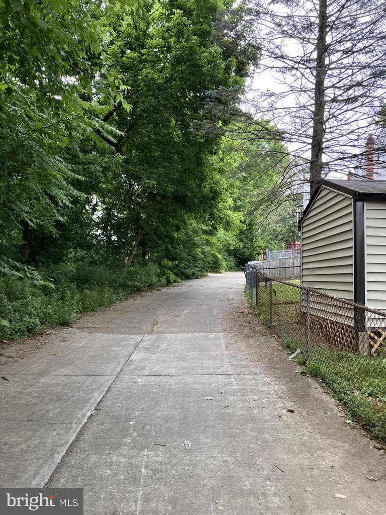 1414 Powell Road photo 7