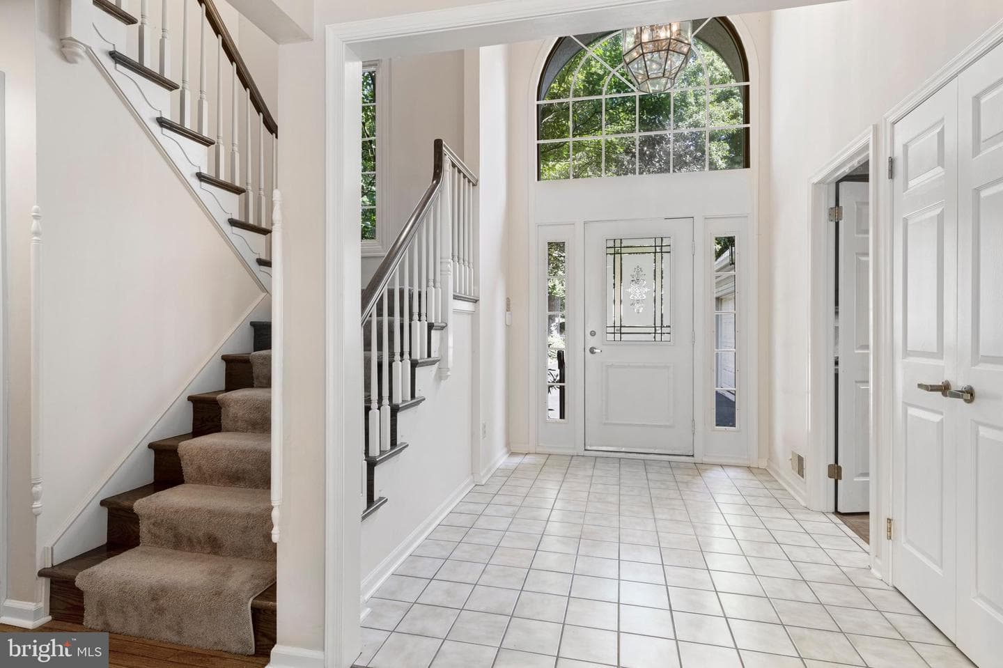 112 Trianon Lane photo 4