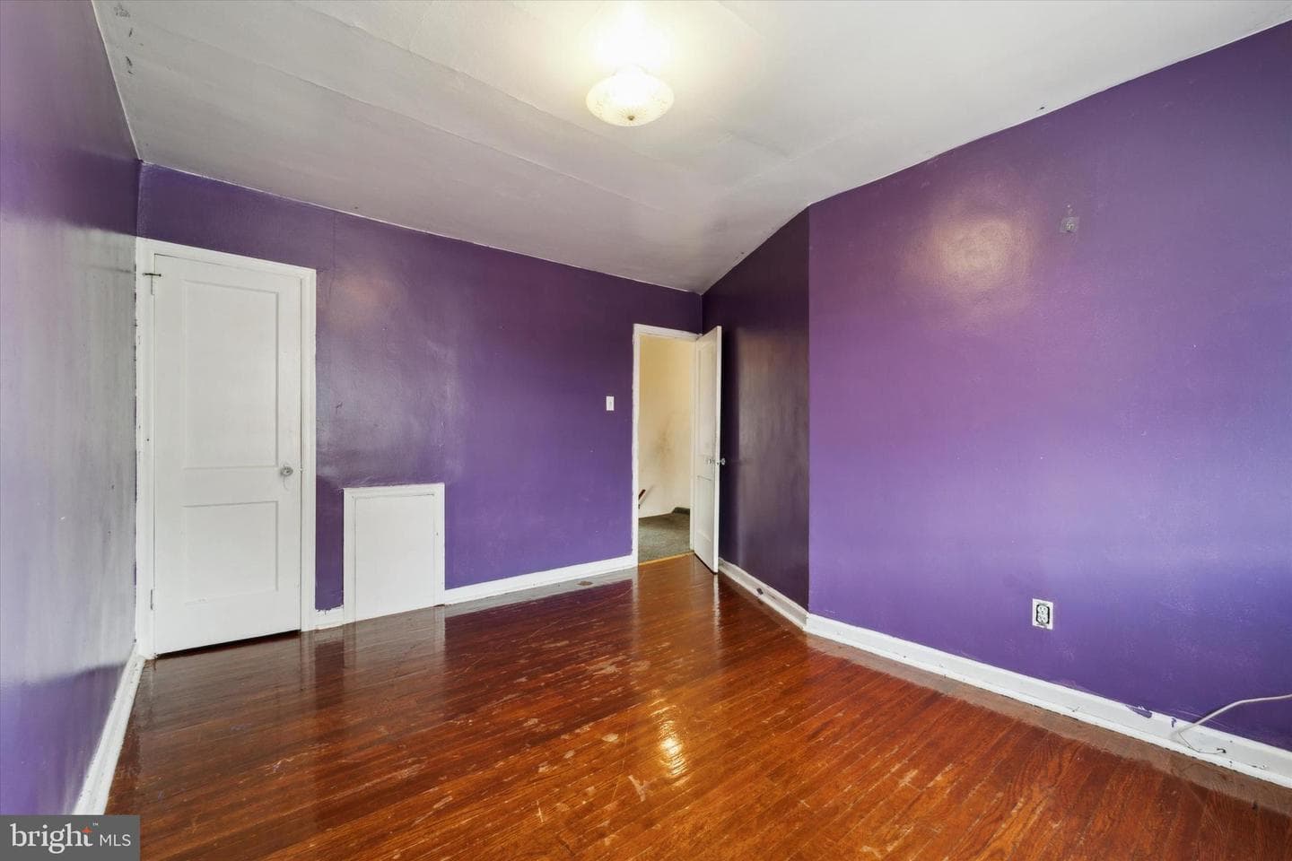 163 E Plumstead Avenue photo 11