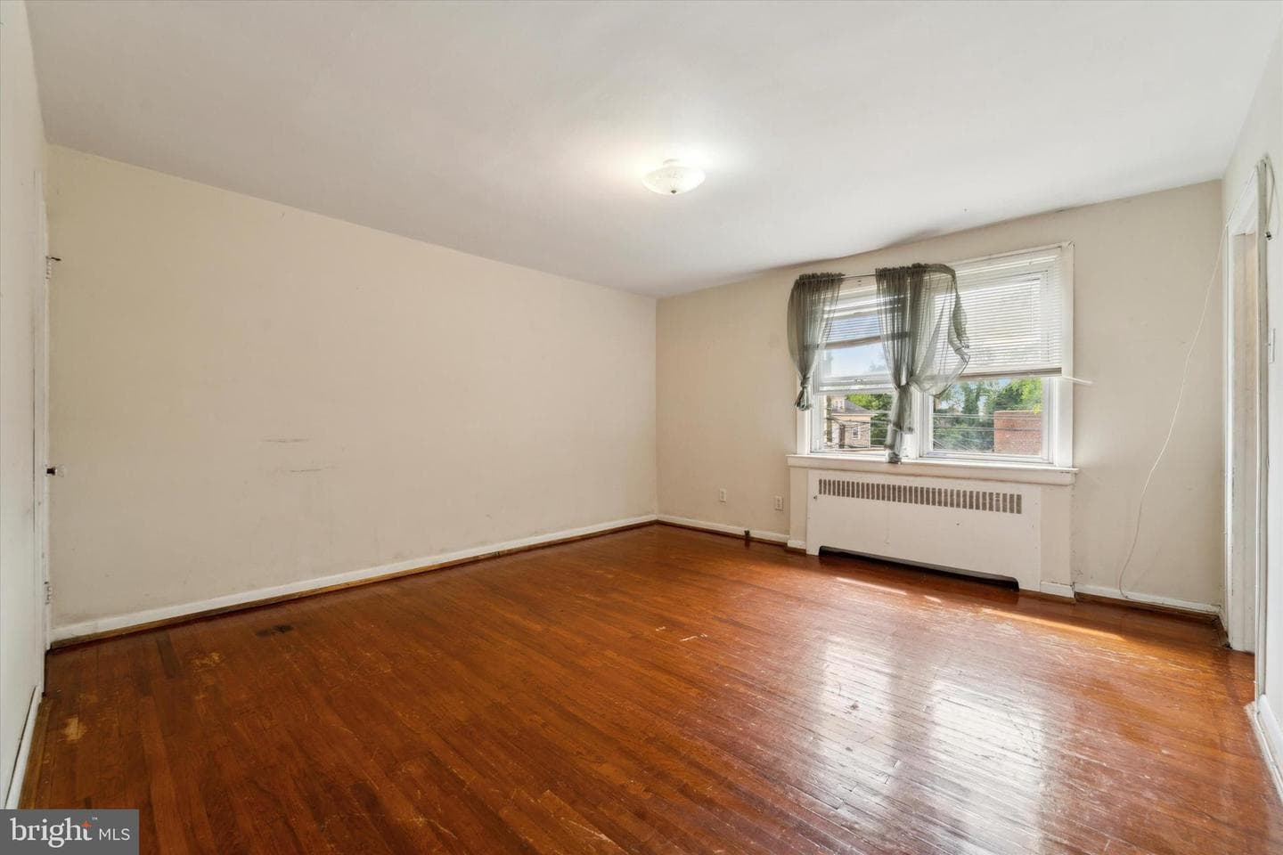 163 E Plumstead Avenue photo 12