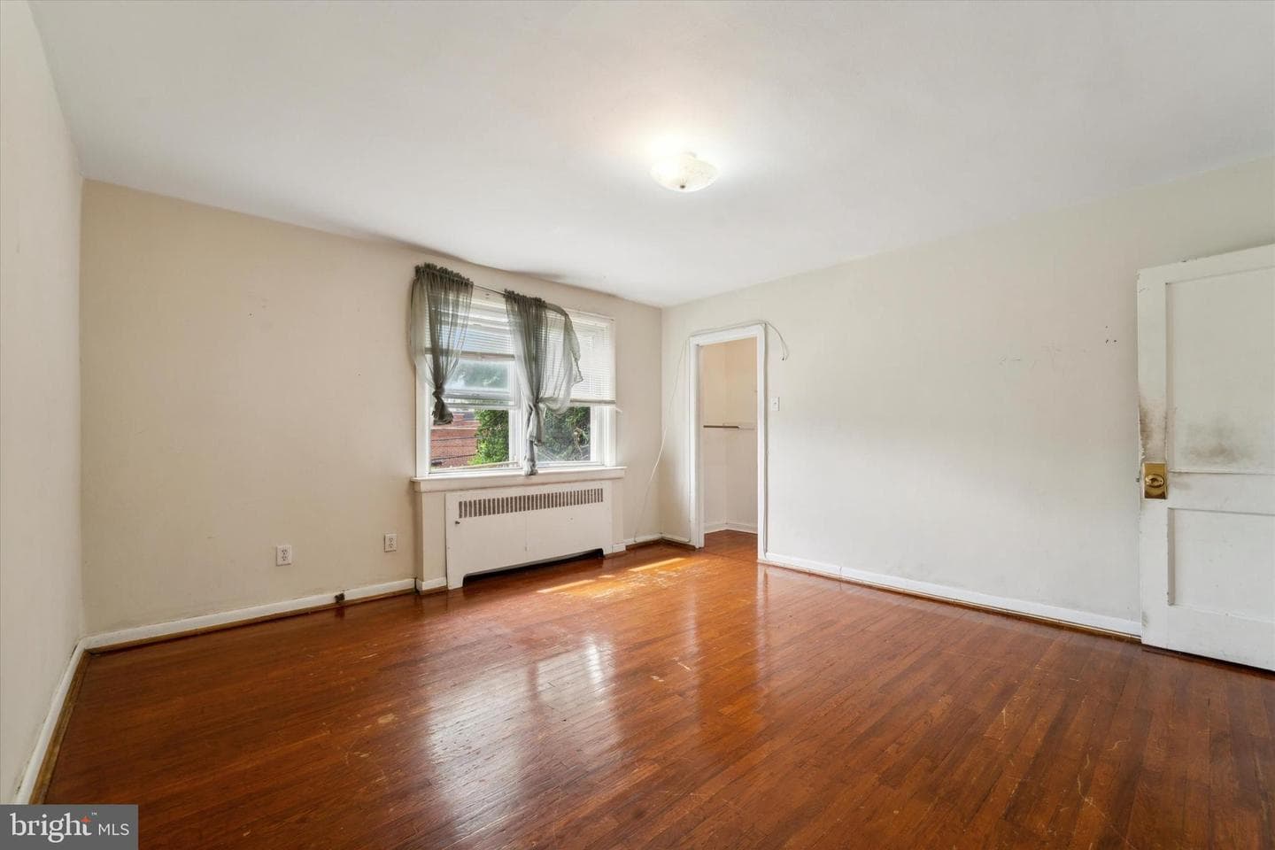 163 E Plumstead Avenue photo 13