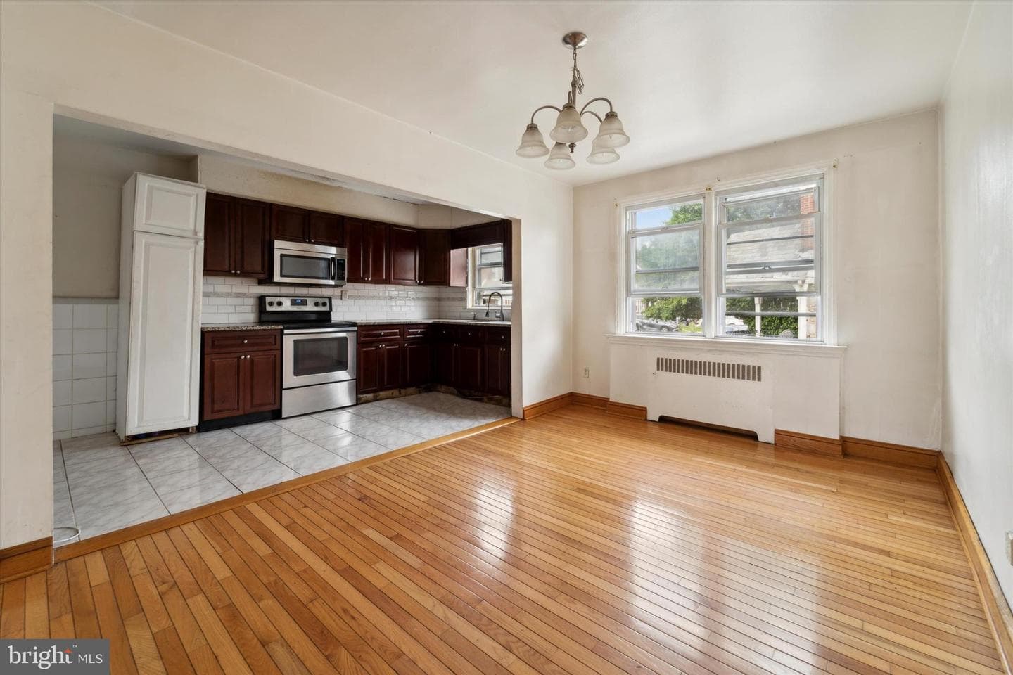 163 E Plumstead Avenue photo 4
