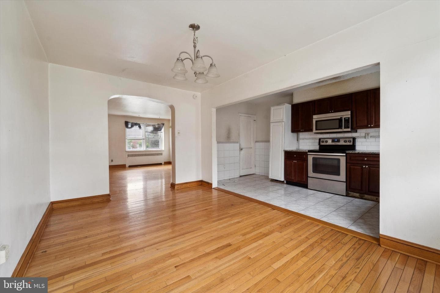 163 E Plumstead Avenue photo 5